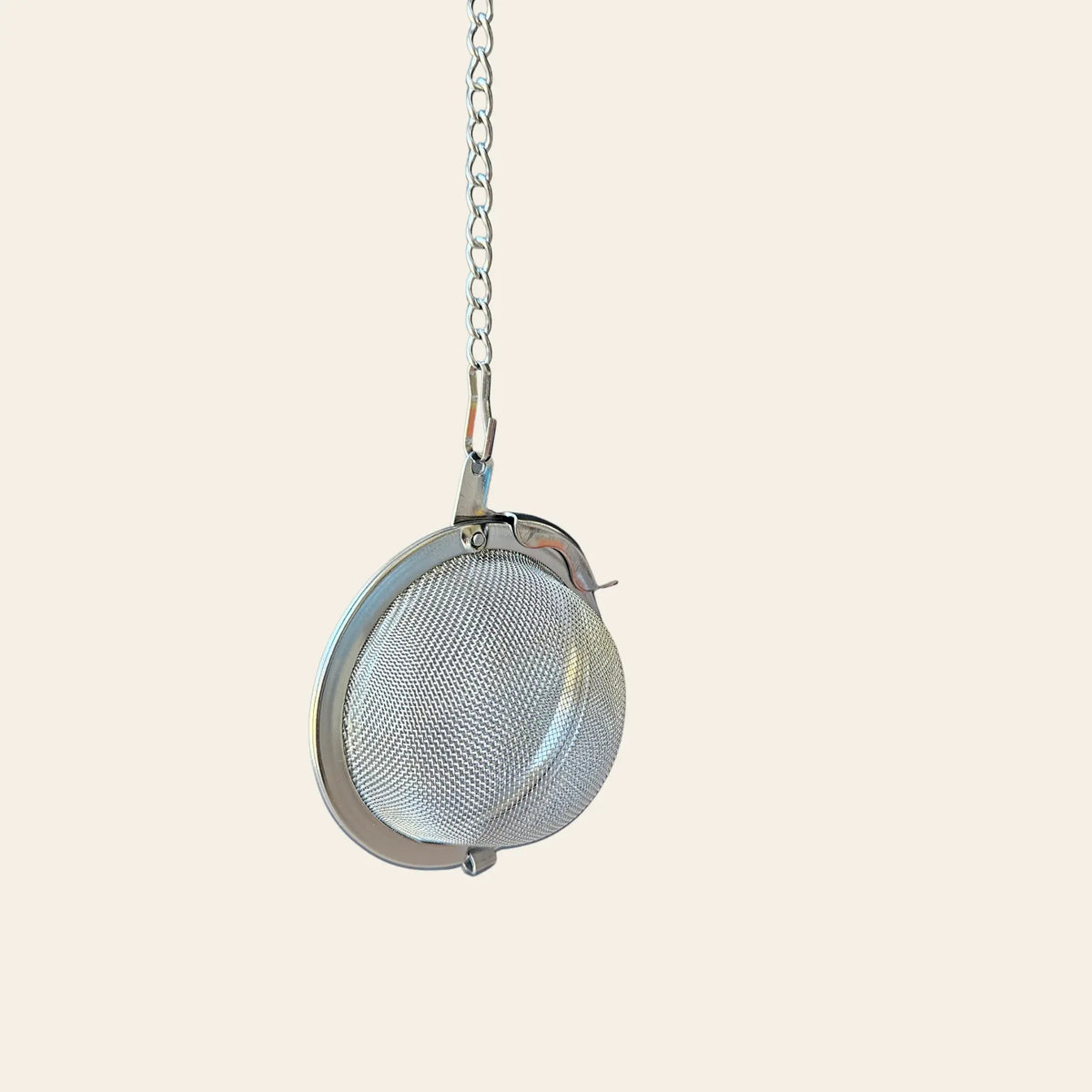 Boule à thé en inox maillé avec chaînette et crochet, infuseur pour thé en feuilles