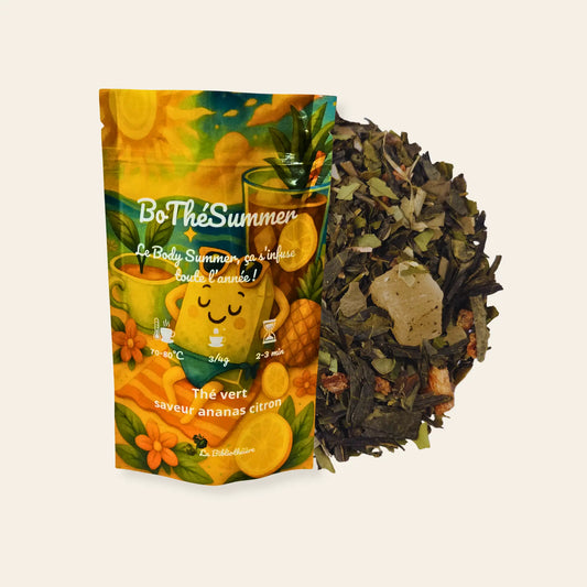 Thé vert en vrac BoThéSummer, mélange premium saveur ananas et citron par La Bibliothéière. Sachet refermable de thé en feuilles de qualité avec ingrédients naturels apparents.